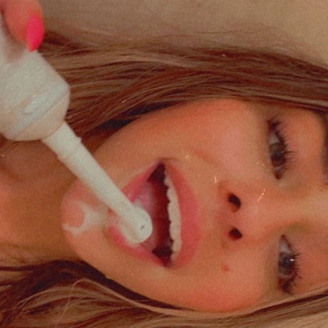 Alliyah beautiful actress pics