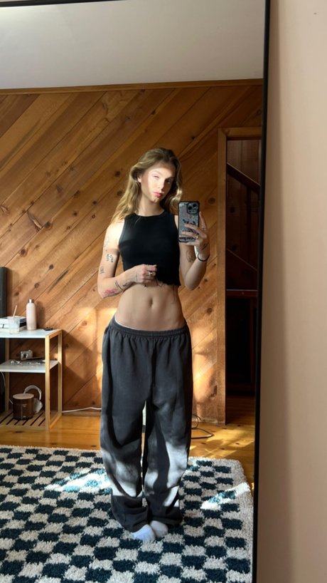 Anna Shumate hot star img