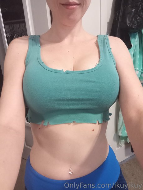 Ikuy Cosplayer model nude photo