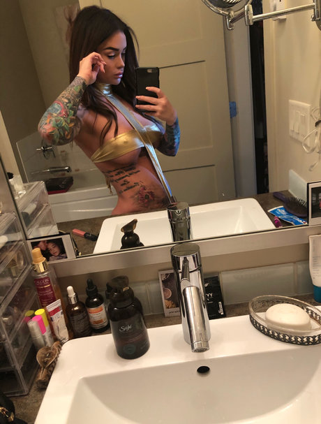 Jessica Wilde sexy actress gallery