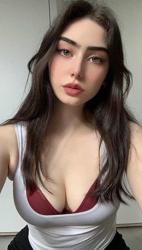 Mersweb nude model images