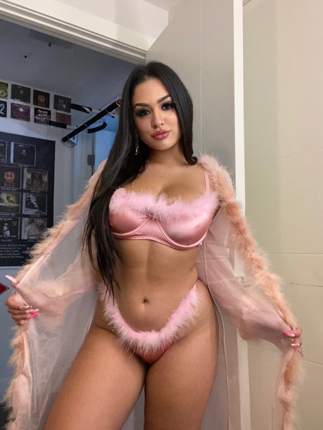 Nadia Khar star adult pictures