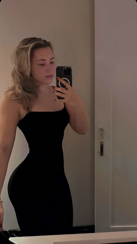 Alice Klomp pornstar sex pic