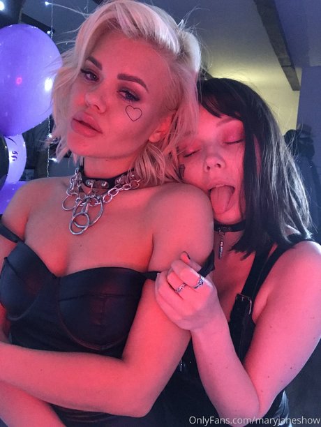 Malvinamoney star nude picture