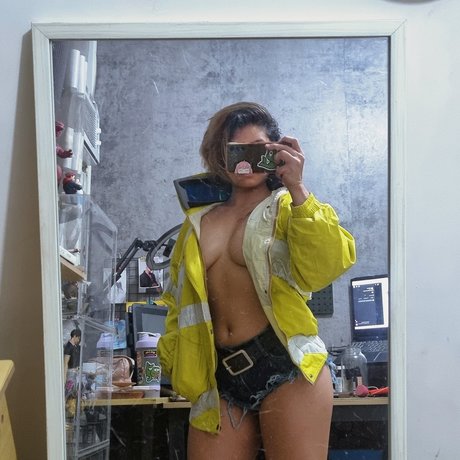 Nyaaati star art photo