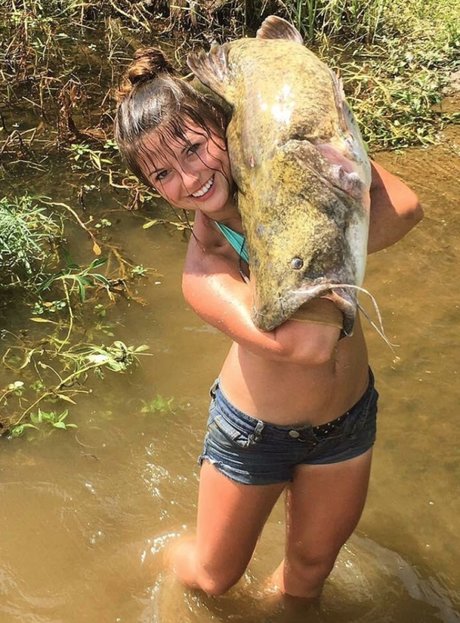 Hannah Barron nudes actress photos