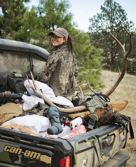 Hannah Barron art actress img