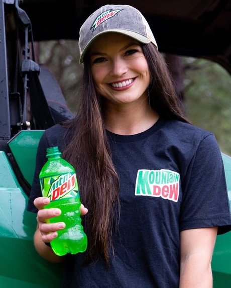 Hannah Barron star naked photo