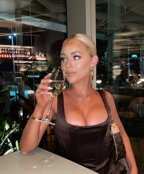 Allie Auton model erotic galleries