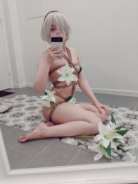 Hailly Senpai star free pic