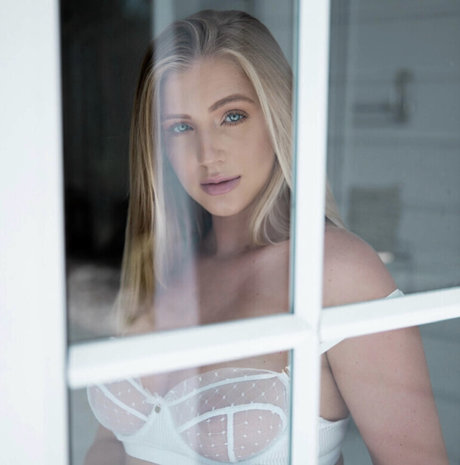 Alexis Clark model erotic picture