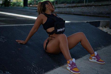 Camila Bernal nude model images