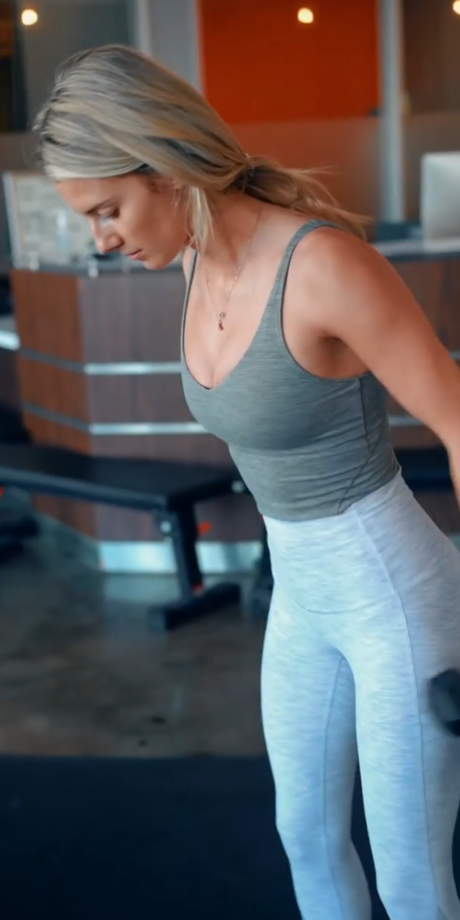 Lindsay Brewer Profile pic