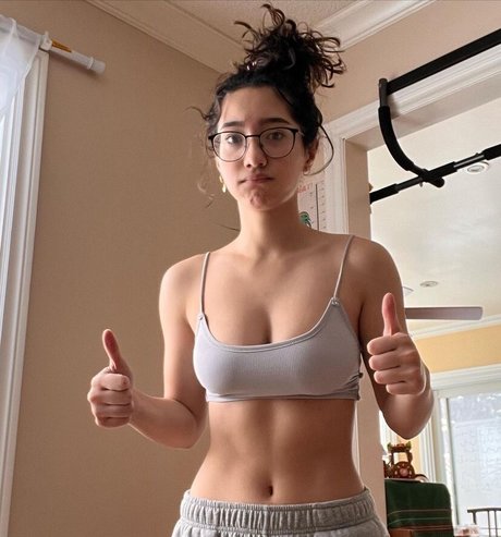 Sabrina Pezeshkian_ model adult images