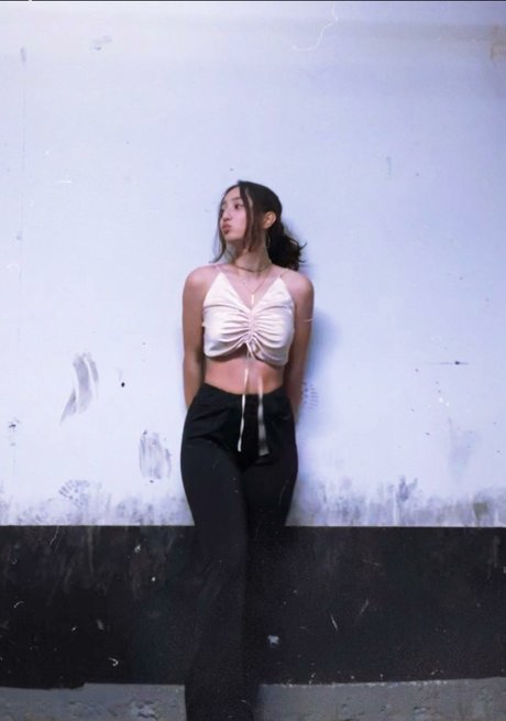 Sabrina Pezeshkian_ adult model pic