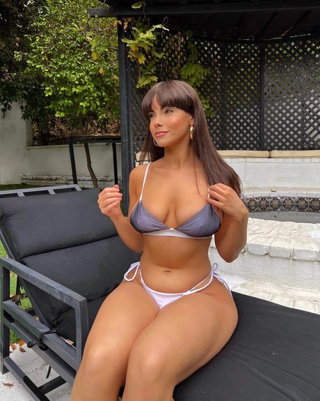 Salarrea model high quality pics