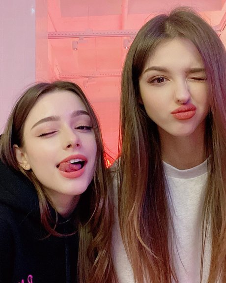 Dasha Taran_ nude pornstar images