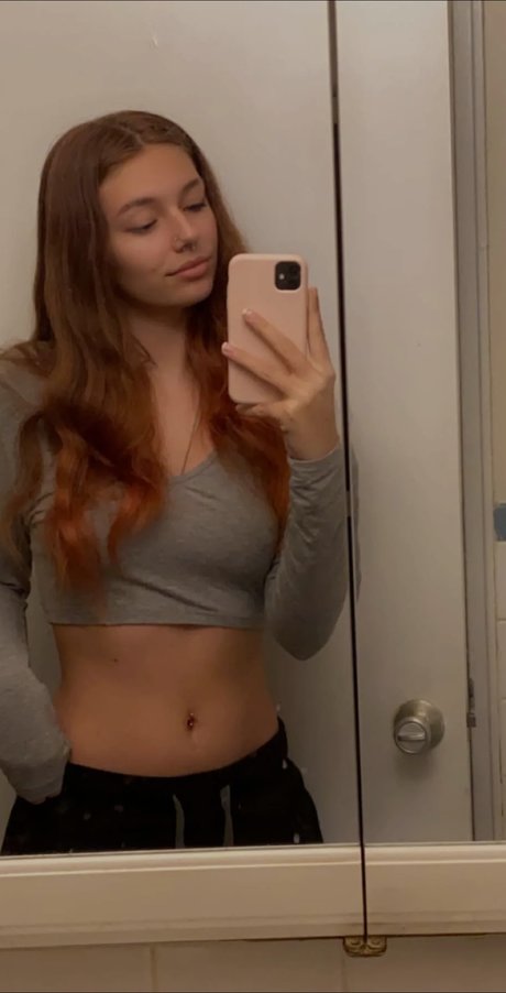 Lydia Renae pornstar nude pic