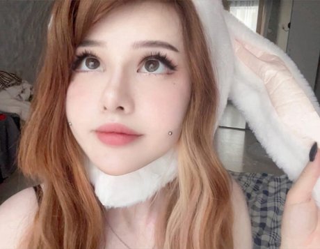 Fraulein Milk pornographic star img