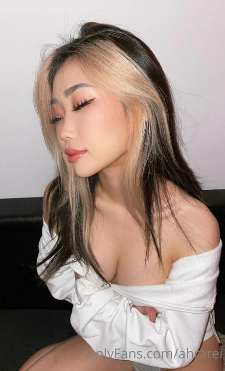 AHRA REI top star pic