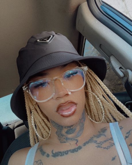 Cynthia Rose_ pornographic model picture