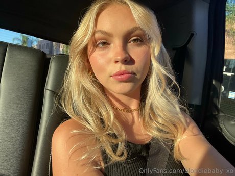 Jordyn Jones star art photos