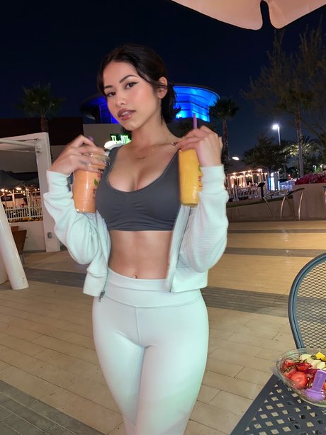 Joyce Galilea_ adult model image