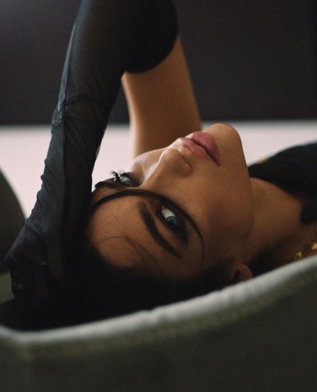 Melinda London pretty pornstar pics