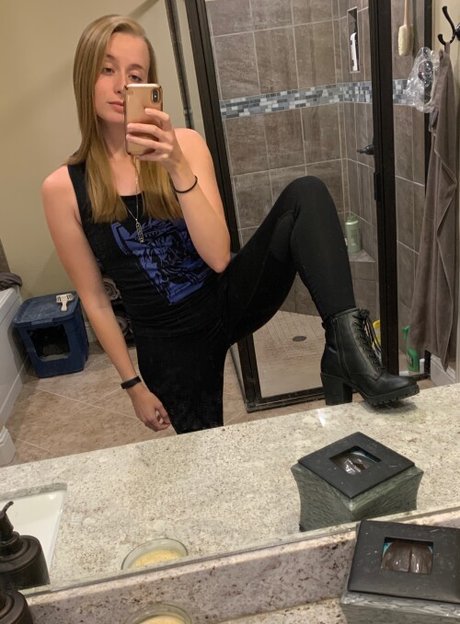 Alanis King sex model archive