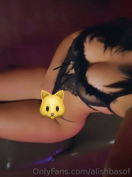 Alishba perfect model photo