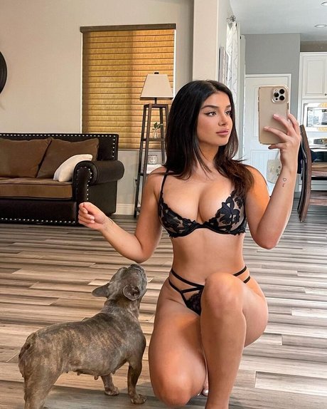 Alishba model perfect img