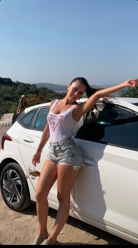 Sinem Ozgur model sexy photos