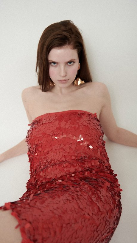 Emily Deyt Aysage nudes actress galleries