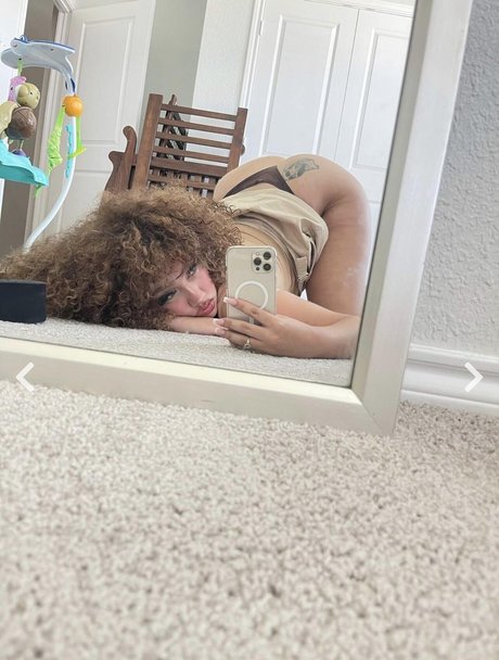 Yasmeen Nicole_ model top picture