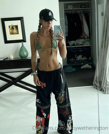 Abby Wetherington star erotic photo