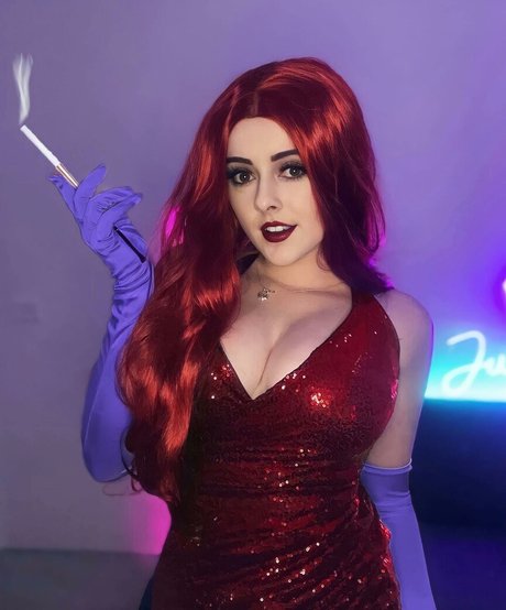 Juicyiris adult actress archive