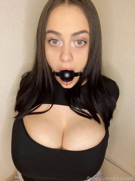 Kira Clark sexy star images