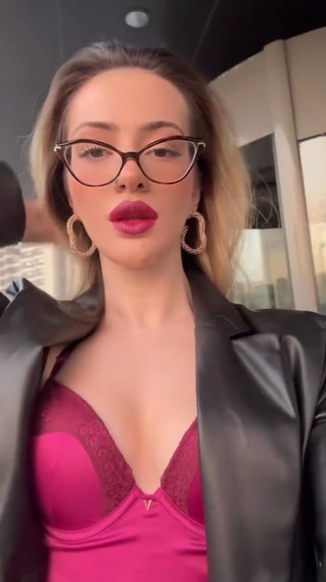 Oznur Guven_ pornstar nudes image