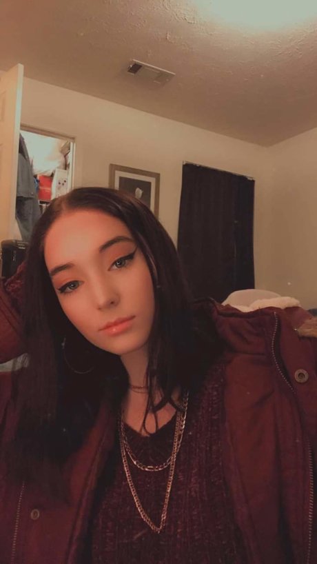 Queen etimy free model pictures