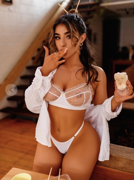 Sarah Compston pornographic model pics