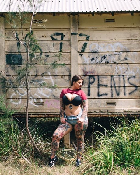 Nikki Hunter_ hd actress gallery