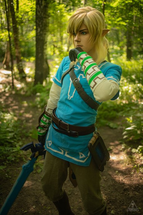 Adamae Dono beautiful actress gallery