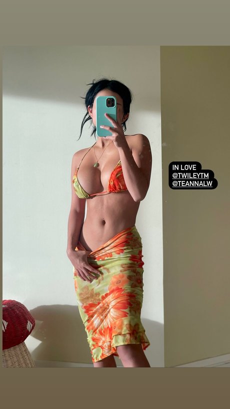 Alyssa Silos model sexy pictures