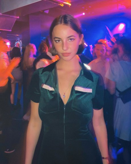 Amelie Manzoli exclusive star picture