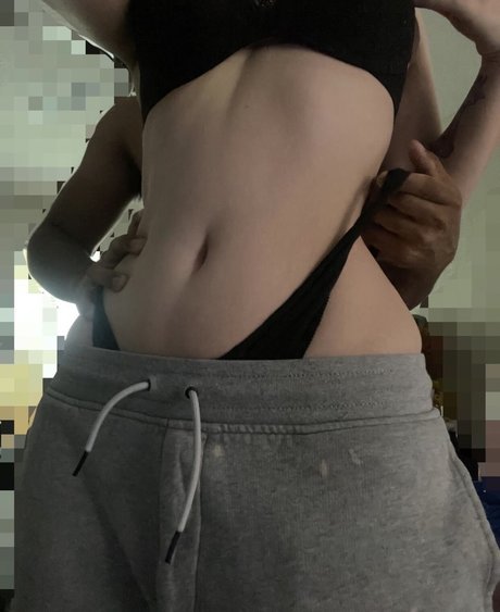 Initialelon pornstar naked photo