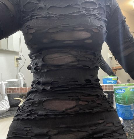 Initialelon star sexy image