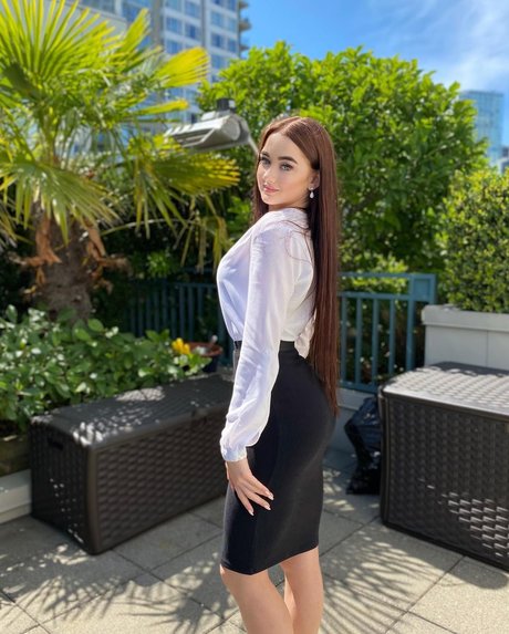 Iryna Frantsuz_ art star images