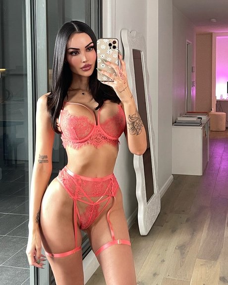 Annelese Milton hot star galleries