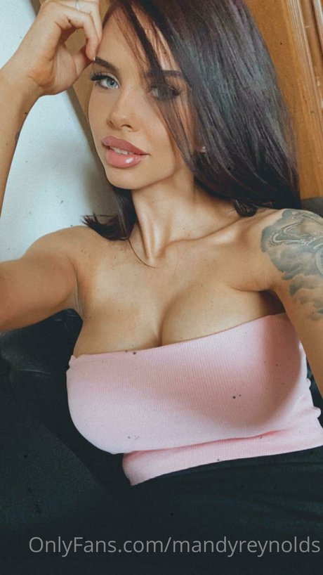 Mandy Reynolds beautiful actress img