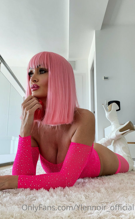 Manuela Blanch star hot photo